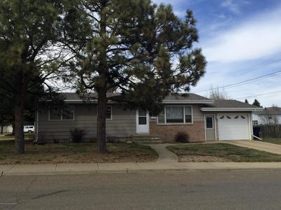 405 10th St E, Dickinson, ND, 58601