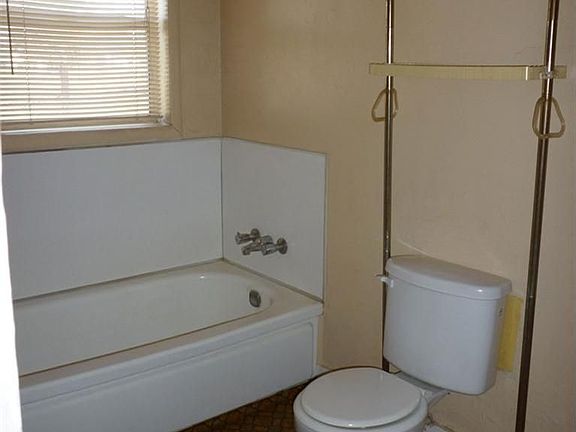 5th image of 7228 34th St
