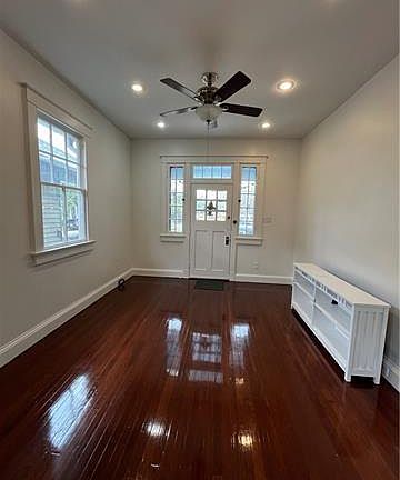 4th image of 4142 Baudin St