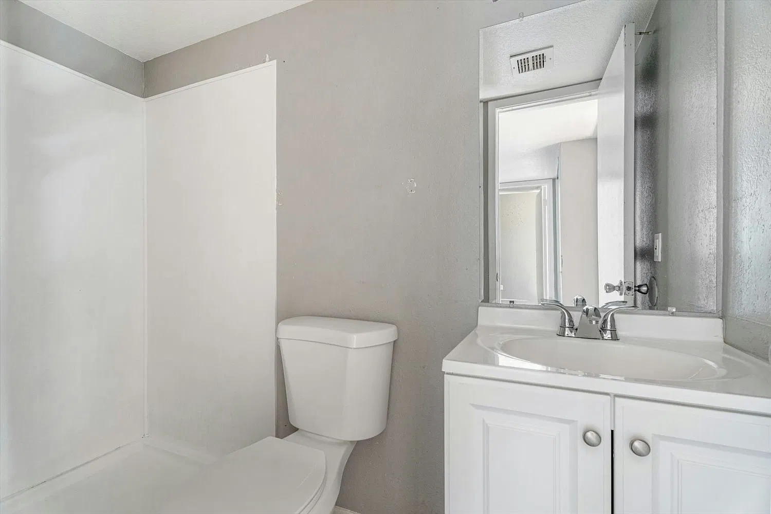 2814 East Marconi Avenue, Unit 203 — Photo 3