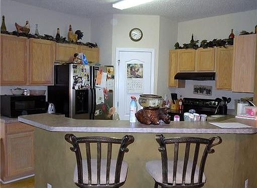 3rd image of 940 Oak Ave