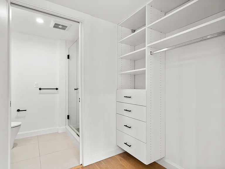 1618 Beacon St #3 — Photo 16