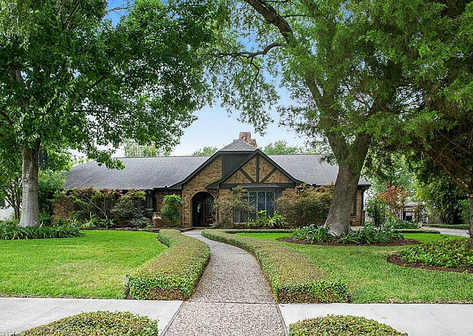 1st image of 2916 Dow Cir