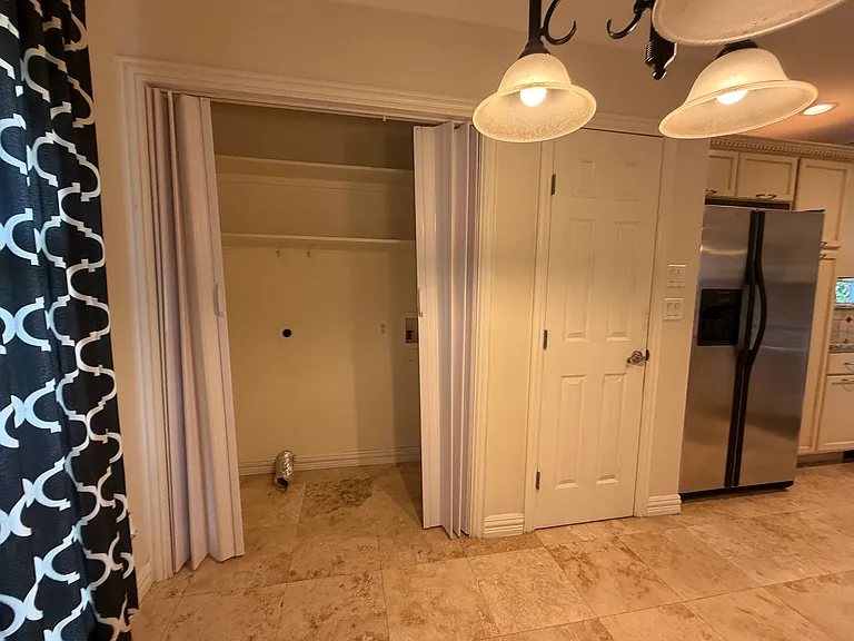 1410 Paris Dr — Photo 9