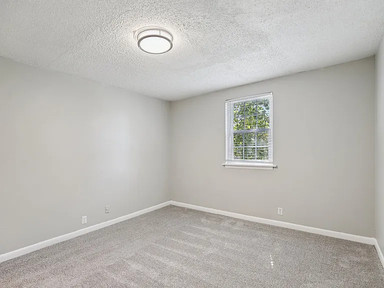 Willow Apartments — Photo 41