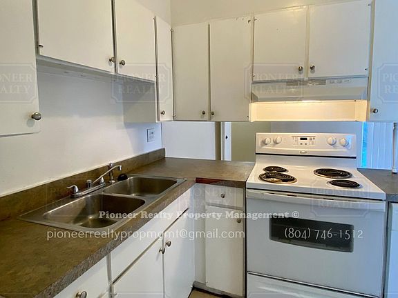 4th image of 3115 Danzler Cir