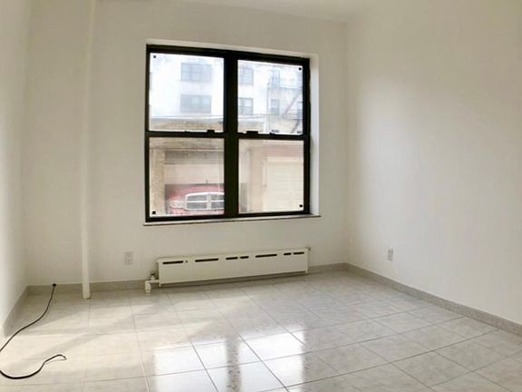 4th image of 20-55 29th St #1F