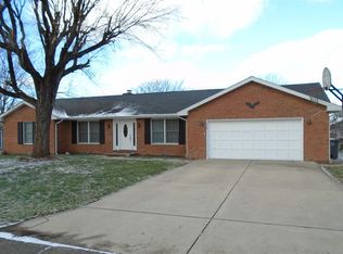 1018 W 8th St, Seymour, IN 47274