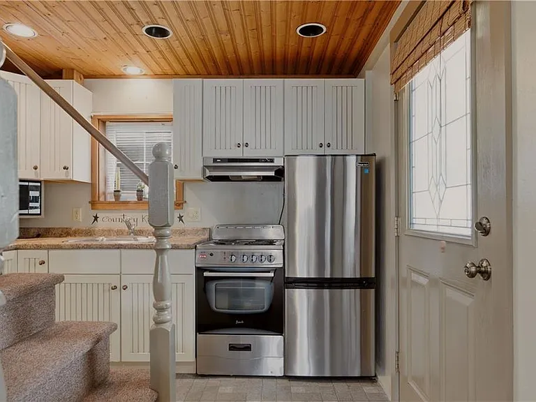 132 Evarts St #1 — Photo 6