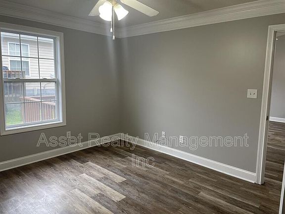 5th image of 718 Graham Way