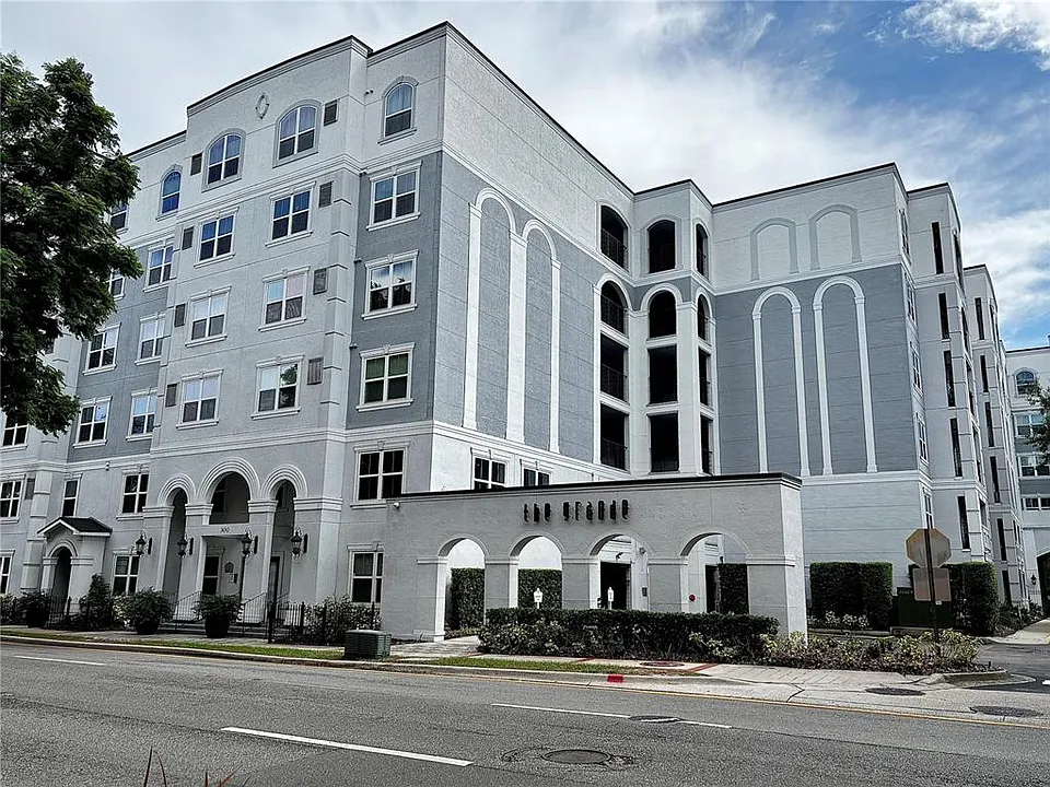 304 E South St #2019