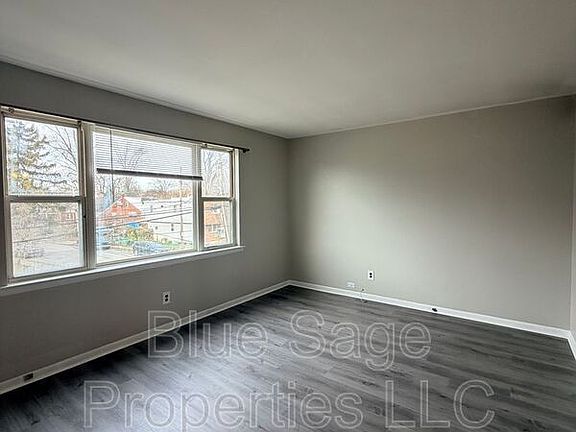 5th image of 727 Clifton Ave Unit 2