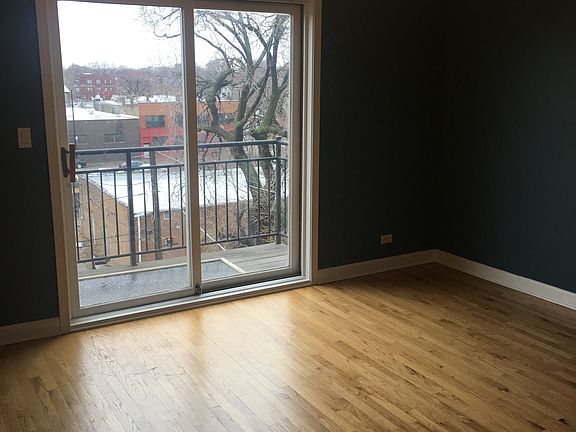 2nd image of 2743 W Congress Pkwy #4