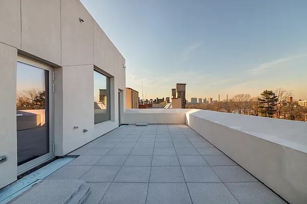 Rented by Olnick Organization | media 8