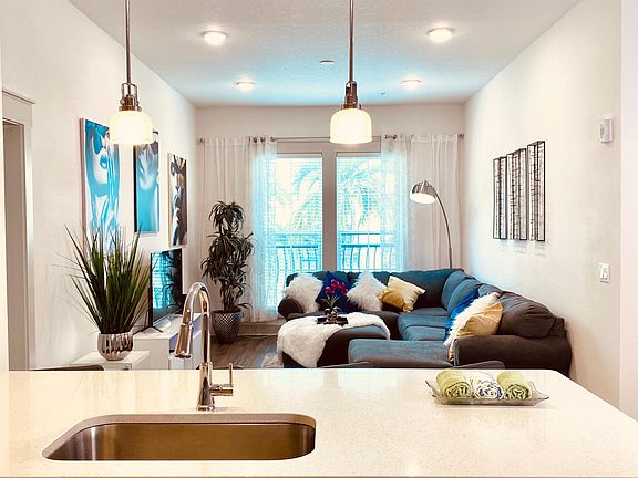 4th image of 425 Central Ave #214