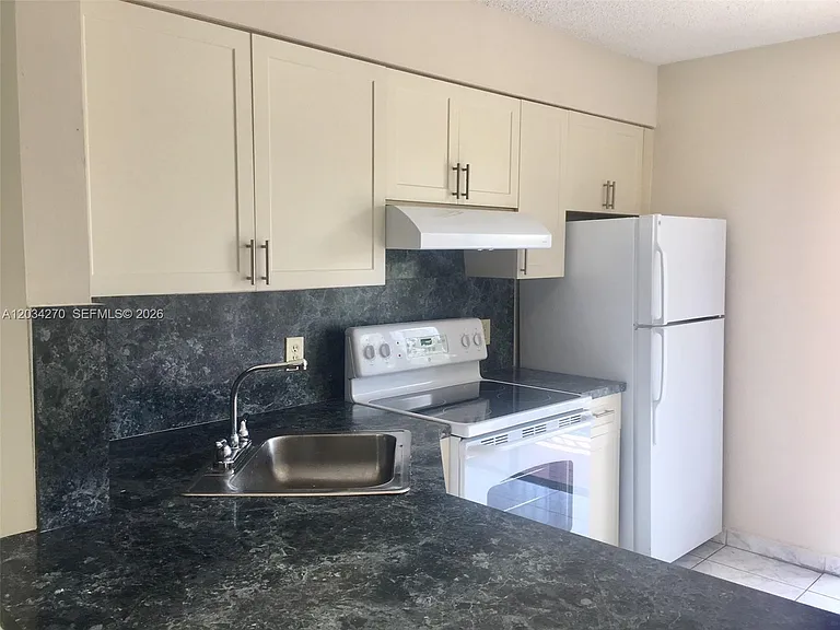 5400 W 21st Ct #306 — Photo 7