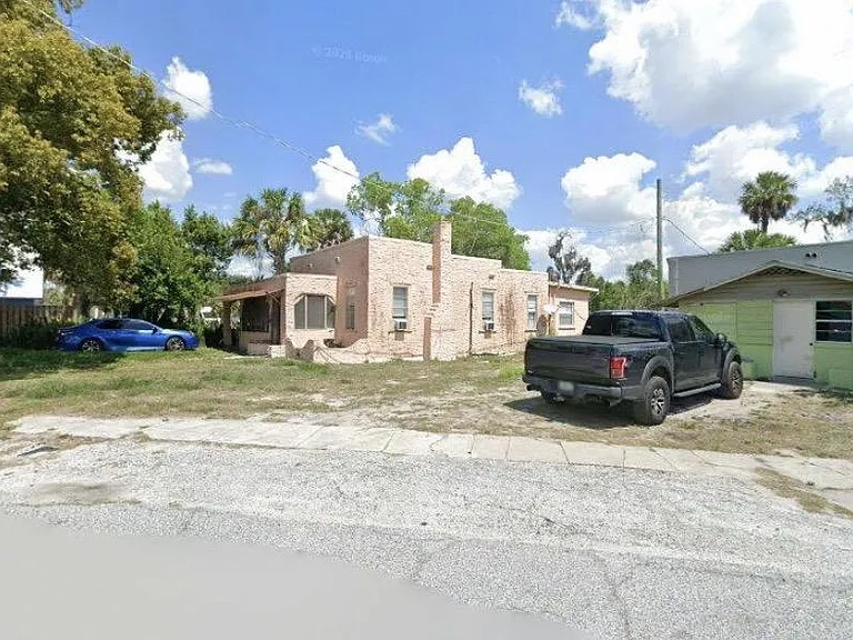 2 Robinson Ct — Photo 2