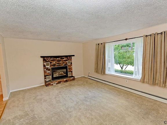 3rd image of 109 Hathorn Blvd