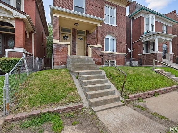 4th image of 3965 Ashland Ave