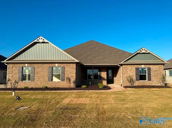 26229 Woodfield Dr, Athens, AL 35613
