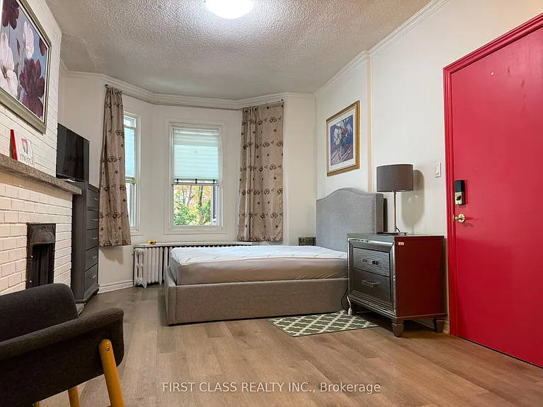 366 Lippincott St #1A — Photo 7