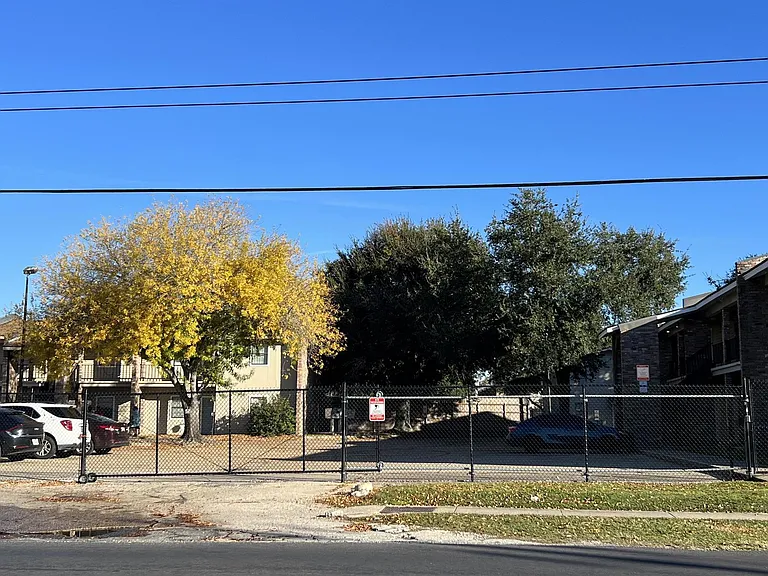 815 Martin Luther King Jr Dr — Photo 2