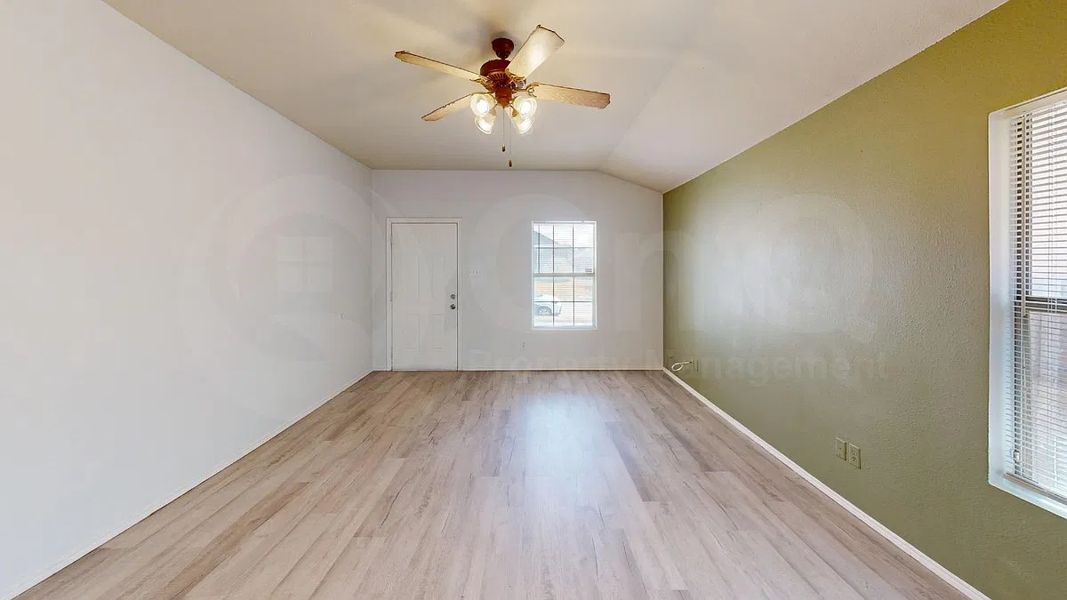 3 bed, 2.0 bath, 1219 sqft, $1,625 — Photo 4