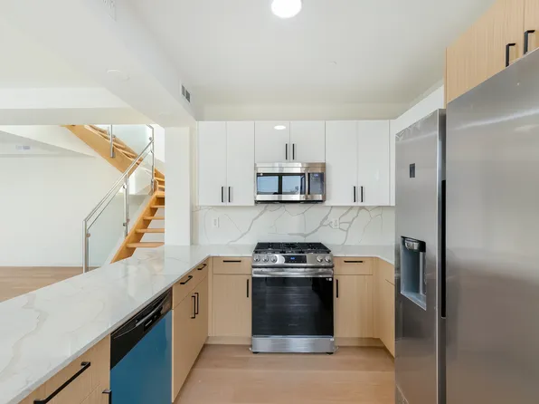 3112 Emmons Avenue image 2 of 12