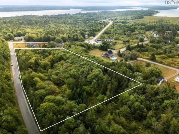 Bourque Cres, Argyle, NS B0W 3M0