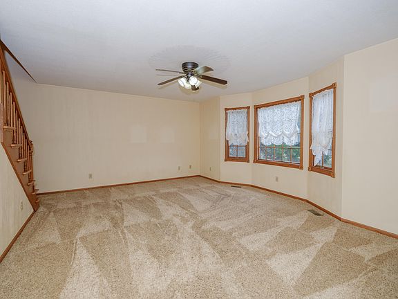 5th image of 28459 Kelly Rd