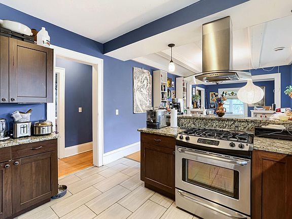 3rd image of 3622 Longfellow Ave