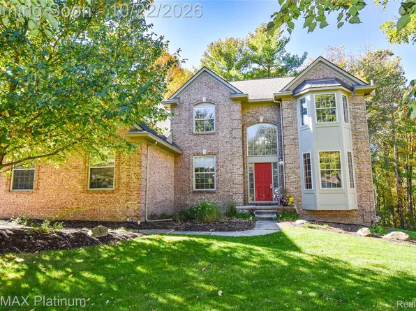 4688 McDonald Ct, Brighton, MI 48116