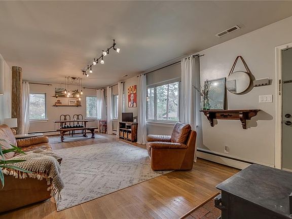 3rd image of 3314 Riverview Dr