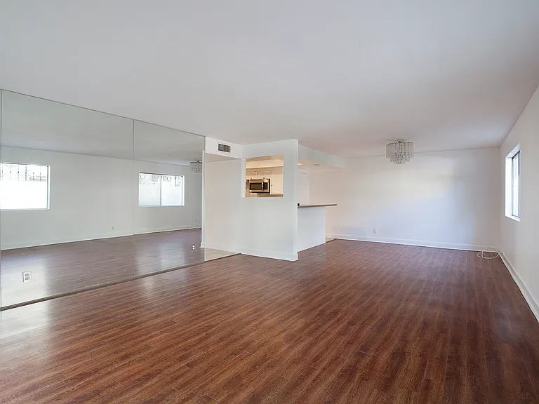 6716 Hillpark Dr #206 — Photo 2