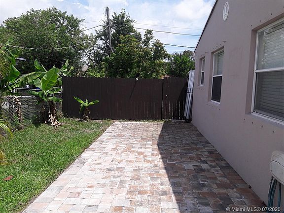 4th image of 2111 Wiley Ct #Na