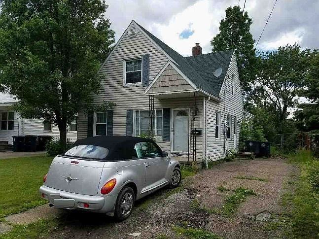 1st image of 889 E Archwood Ave