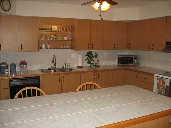 3rd image of 3045 Park Ln