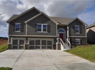 10032 N Lawn Ave, Kansas City, MO 64156