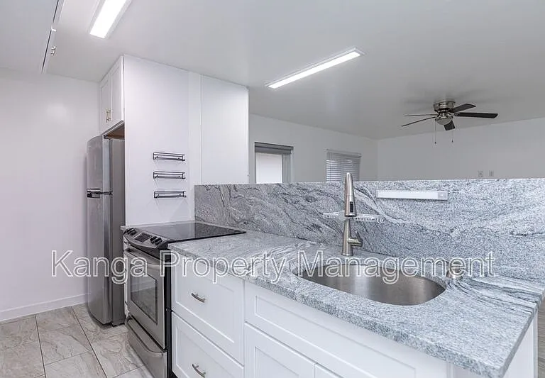 5918 Pierce St — Photo 4