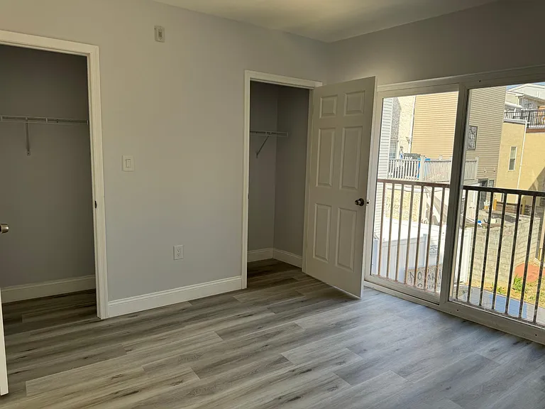515 Washington Ave #2 — Photo 8