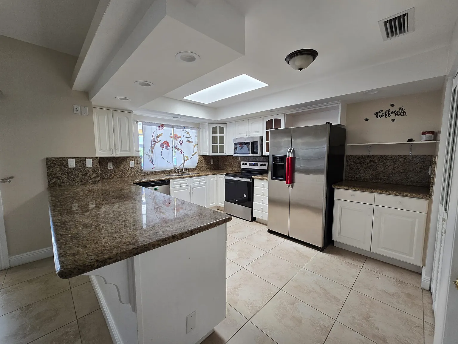 3 bed, 1700 sqft, $3,400 — Photo 4