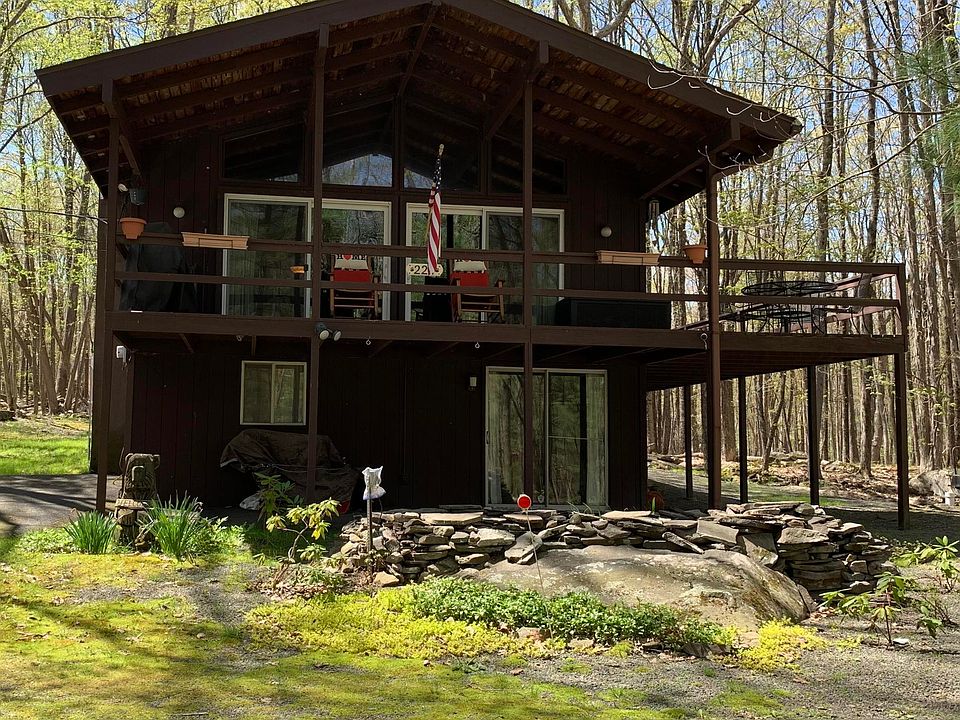 1st image of 224 Basswood Dr