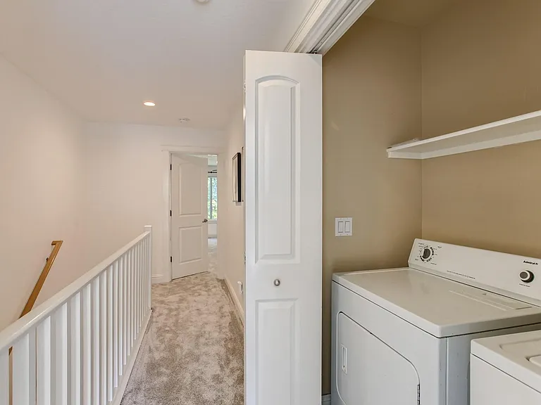 4734 SW View Point Ter — Photo 10