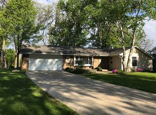 27 N Bereman Rd, Montgomery, IL 60538