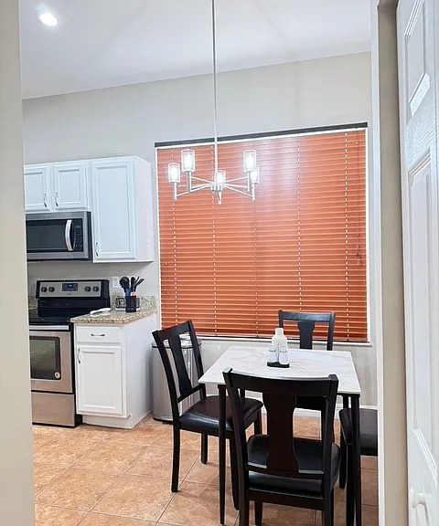 Kitchen eating area