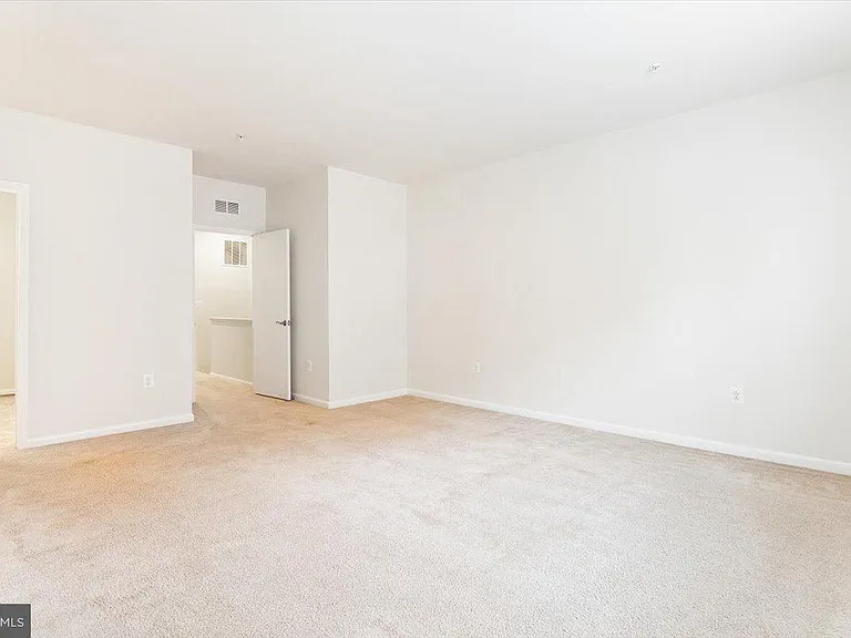 20532 Milbridge Ter — Photo 18