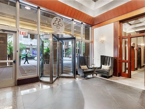 5th image of 33 W Ontario St APT 20I