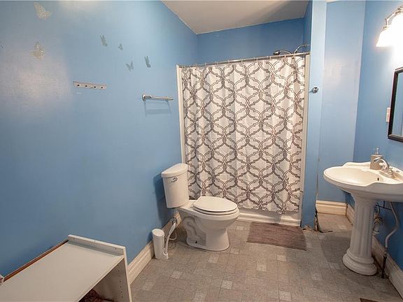 4th image of 4102 E Minnesota St