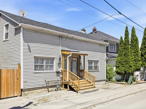 36 & 38 Bruce St, Oshawa, ON L1H 1P4