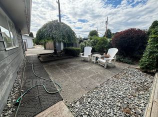 2470 Pandosy St, Kelowna, BC V1Y1V1